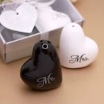 Set solnițe „Mr & Mrs” în formă de inimă, suvenir nuntă - imagine 4