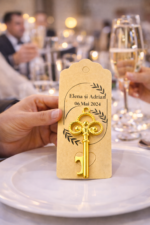 Deschizator de sticle decorativ tip cheie-finisaj auriu, design elegant - imagine 2